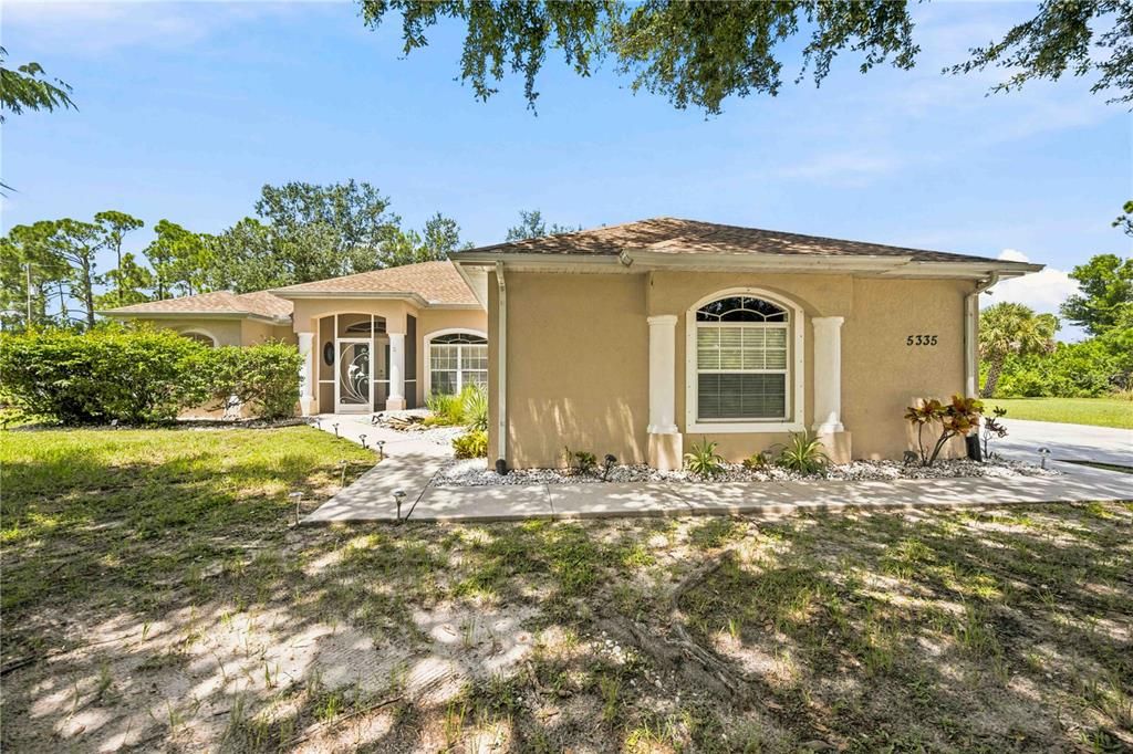 For Sale: $424,900 (3 beds, 2 baths, 1781 Square Feet)