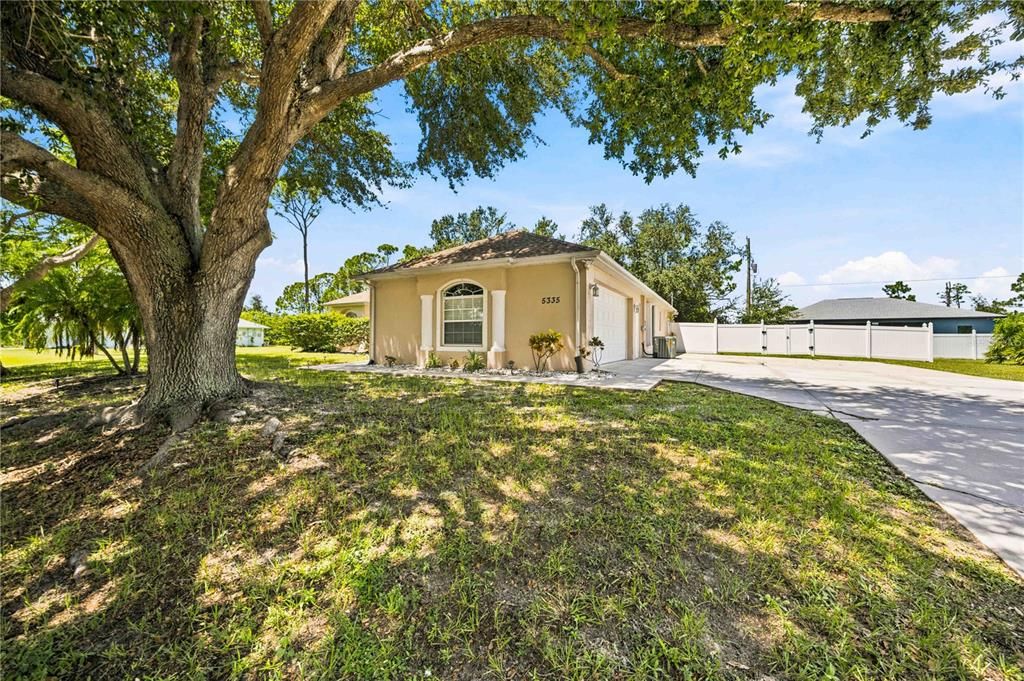 For Sale: $424,900 (3 beds, 2 baths, 1781 Square Feet)