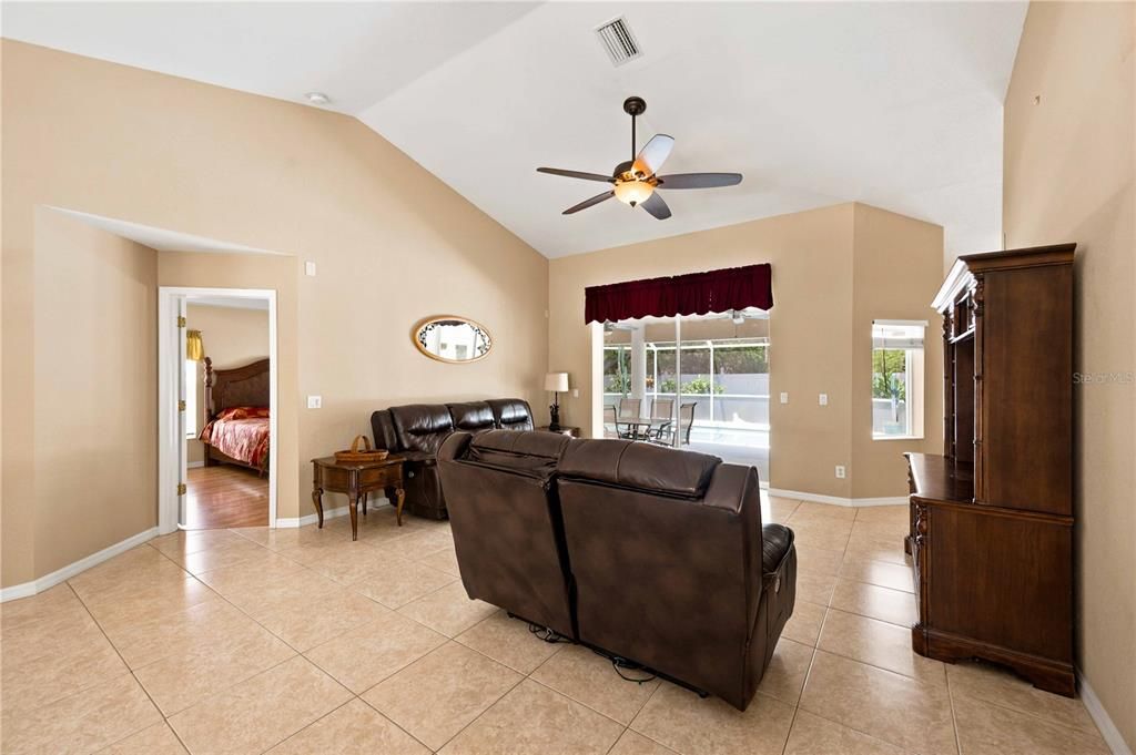 For Sale: $424,900 (3 beds, 2 baths, 1781 Square Feet)