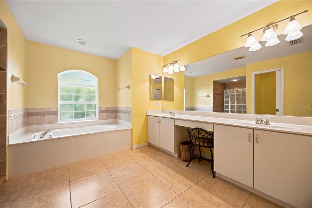 For Sale: $424,900 (3 beds, 2 baths, 1781 Square Feet)