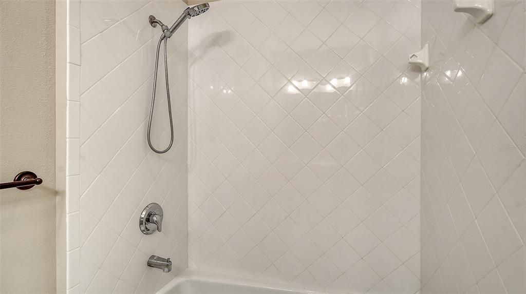 En Venta: $399,000 (3 camas, 2 baños, 1636 Pies cuadrados)