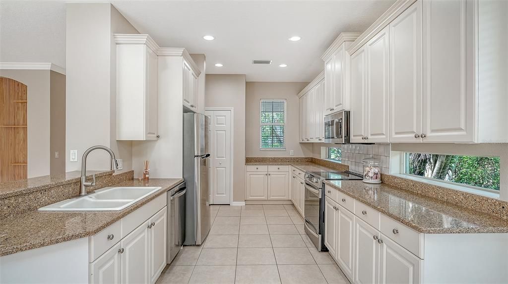 En Venta: $399,000 (3 camas, 2 baños, 1636 Pies cuadrados)