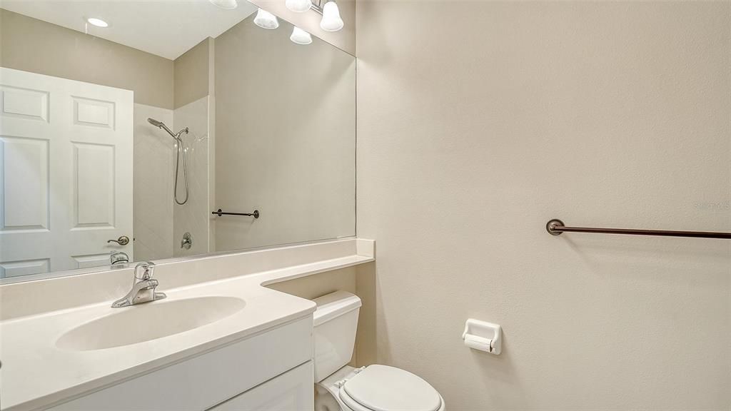 En Venta: $399,000 (3 camas, 2 baños, 1636 Pies cuadrados)
