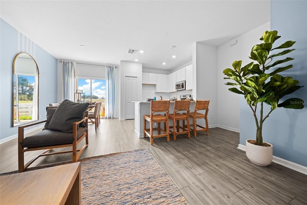 For Rent: $1,800 (3 beds, 2 baths, 1708 Square Feet)