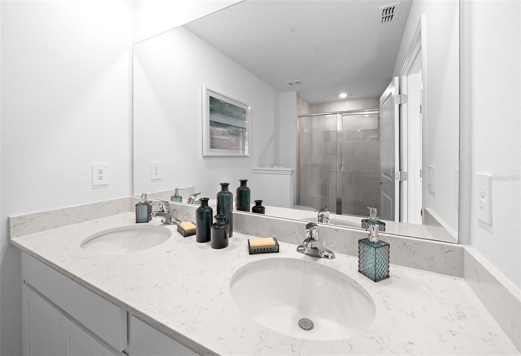 For Rent: $1,800 (3 beds, 2 baths, 1708 Square Feet)
