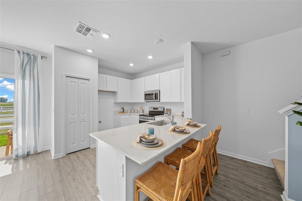 For Rent: $1,800 (3 beds, 2 baths, 1708 Square Feet)