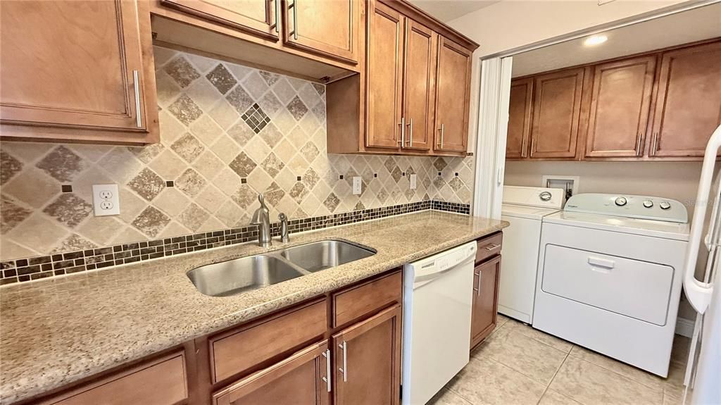 For Rent: $1,650 (2 beds, 2 baths, 1002 Square Feet)