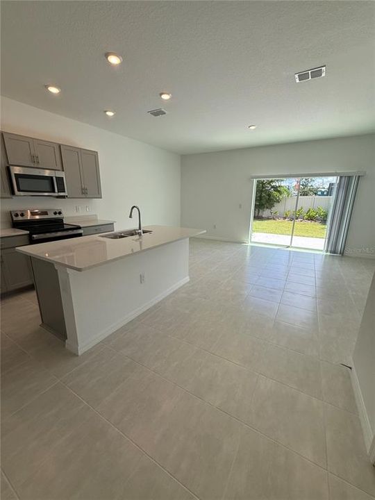 For Rent: $2,650 (3 beds, 2 baths, 1404 Square Feet)