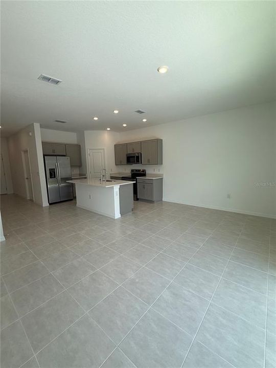 For Rent: $2,650 (3 beds, 2 baths, 1404 Square Feet)
