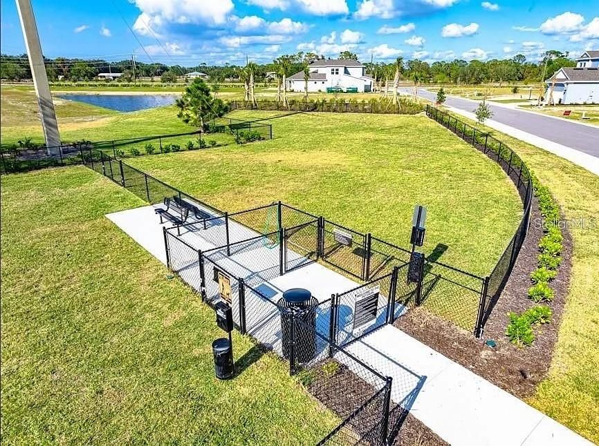 For Rent: $2,650 (3 beds, 2 baths, 1404 Square Feet)