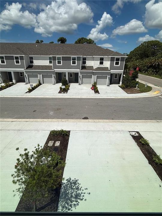 For Rent: $2,650 (3 beds, 2 baths, 1404 Square Feet)
