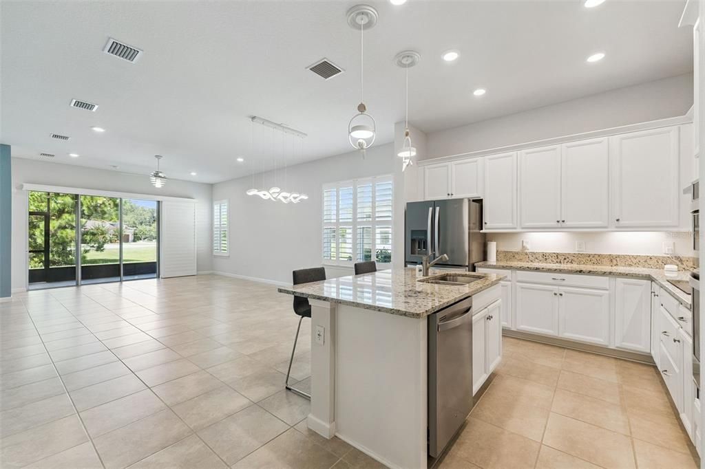 For Sale: $350,000 (3 beds, 2 baths, 1721 Square Feet)
