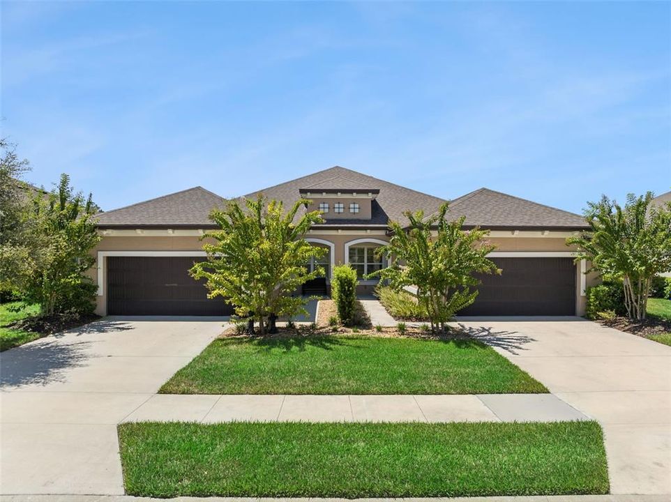 For Sale: $350,000 (3 beds, 2 baths, 1721 Square Feet)
