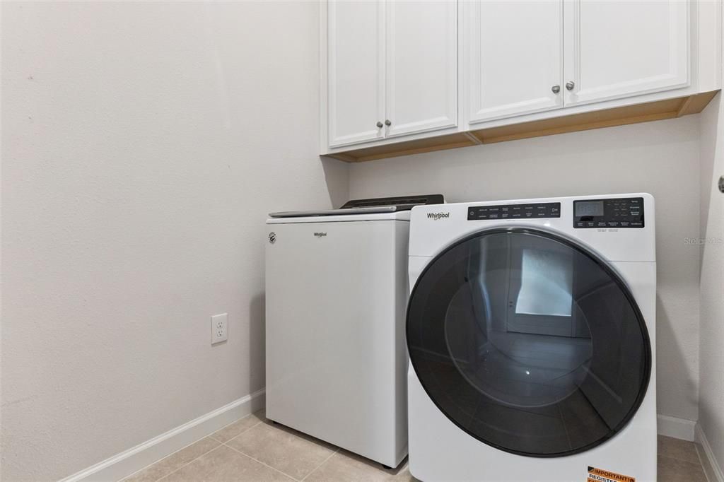 For Sale: $350,000 (3 beds, 2 baths, 1721 Square Feet)