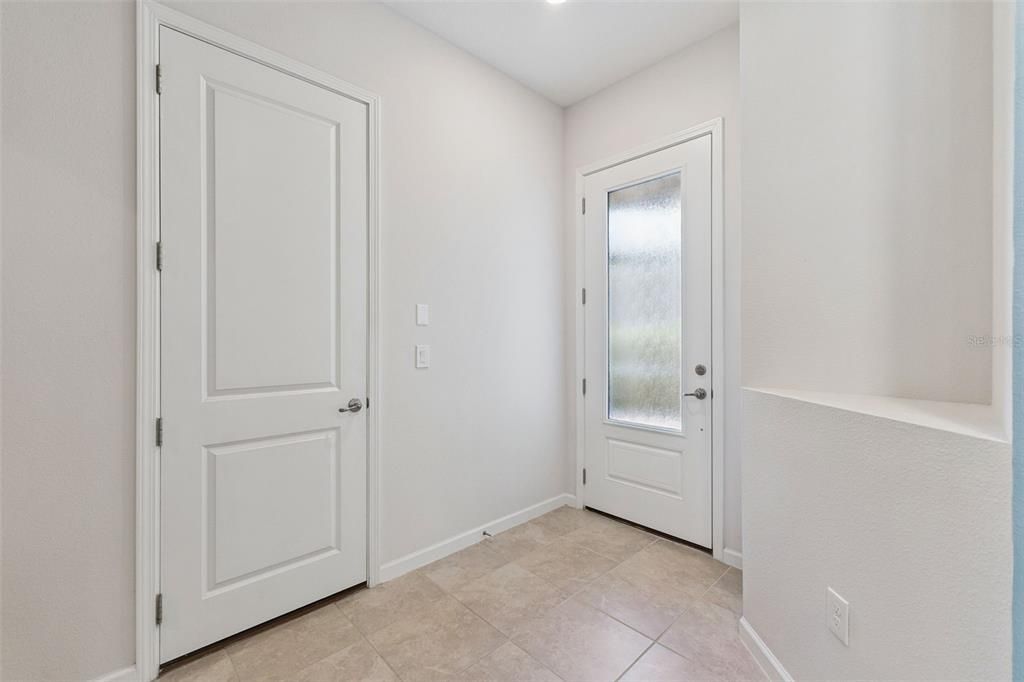 For Sale: $350,000 (3 beds, 2 baths, 1721 Square Feet)