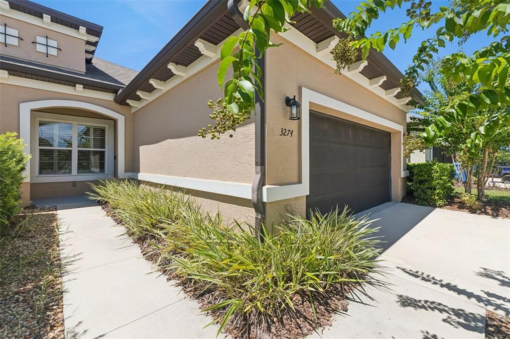 For Sale: $350,000 (3 beds, 2 baths, 1721 Square Feet)