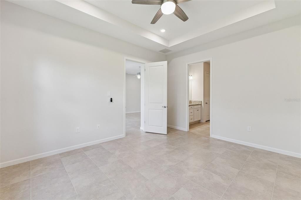 For Sale: $350,000 (3 beds, 2 baths, 1721 Square Feet)