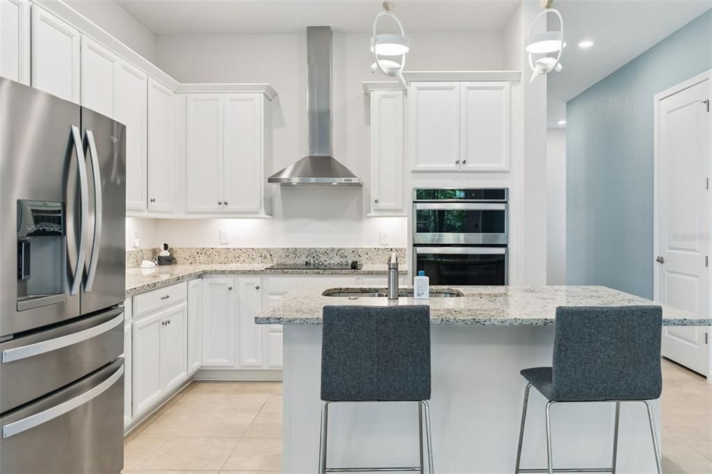 For Sale: $350,000 (3 beds, 2 baths, 1721 Square Feet)