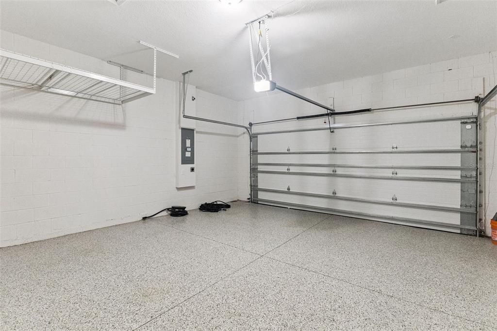 For Sale: $350,000 (3 beds, 2 baths, 1721 Square Feet)