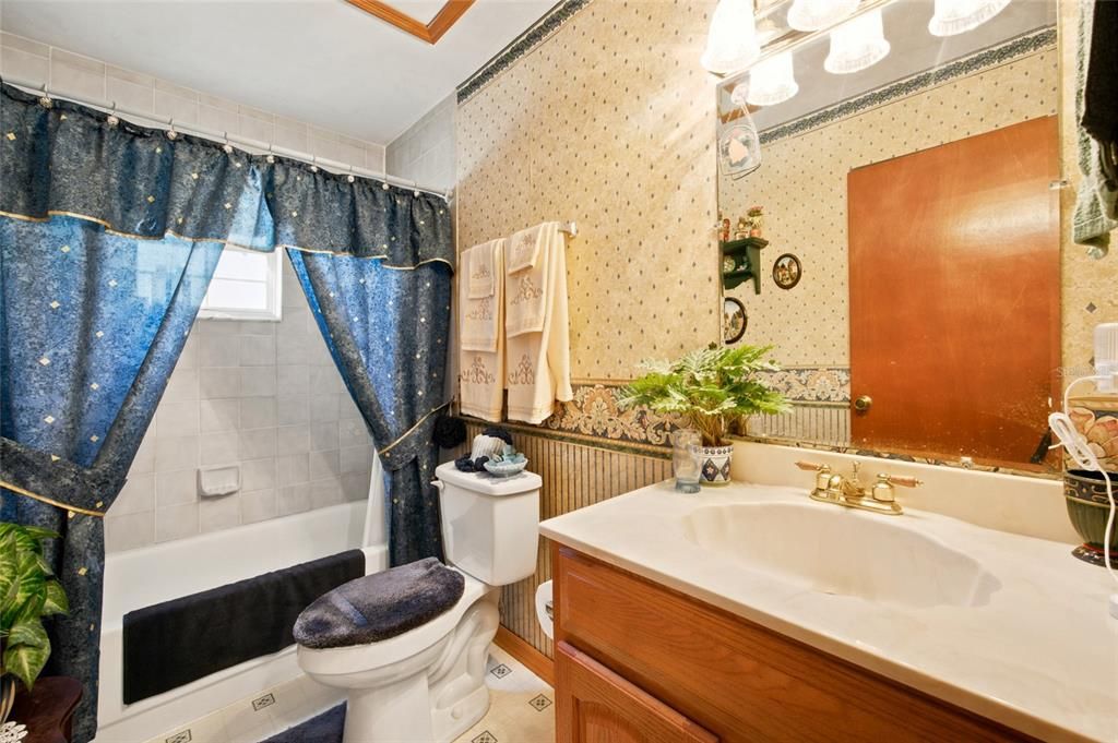 На продажу: $259,999 (3 спален, 2 ванн, 1567 Квадратных фут)