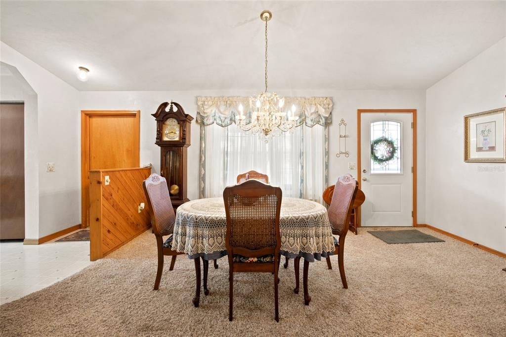 На продажу: $259,999 (3 спален, 2 ванн, 1567 Квадратных фут)