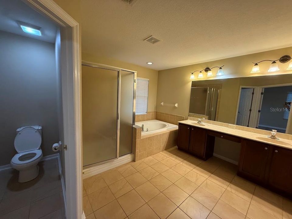 For Rent: $3,700 (5 beds, 3 baths, 3622 Square Feet)
