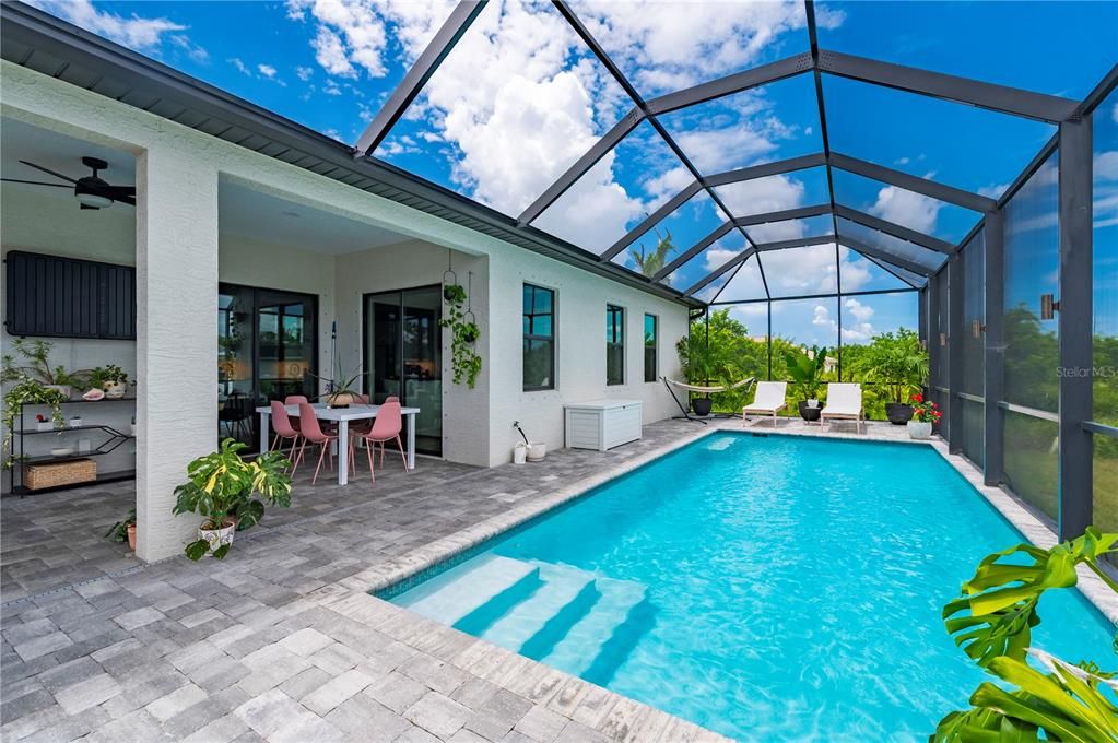 For Sale: $499,900 (3 beds, 2 baths, 1864 Square Feet)