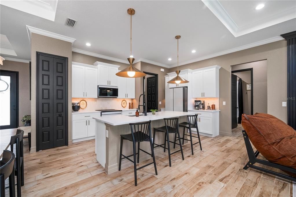 For Sale: $499,900 (3 beds, 2 baths, 1864 Square Feet)