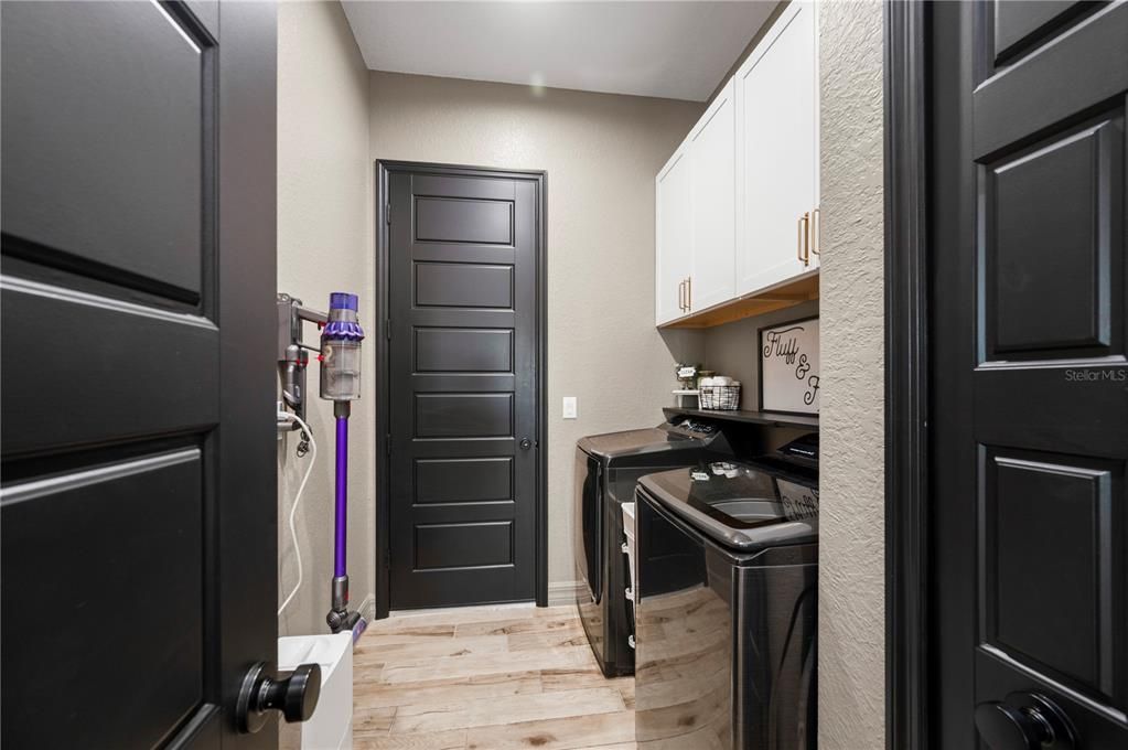 For Sale: $499,900 (3 beds, 2 baths, 1864 Square Feet)