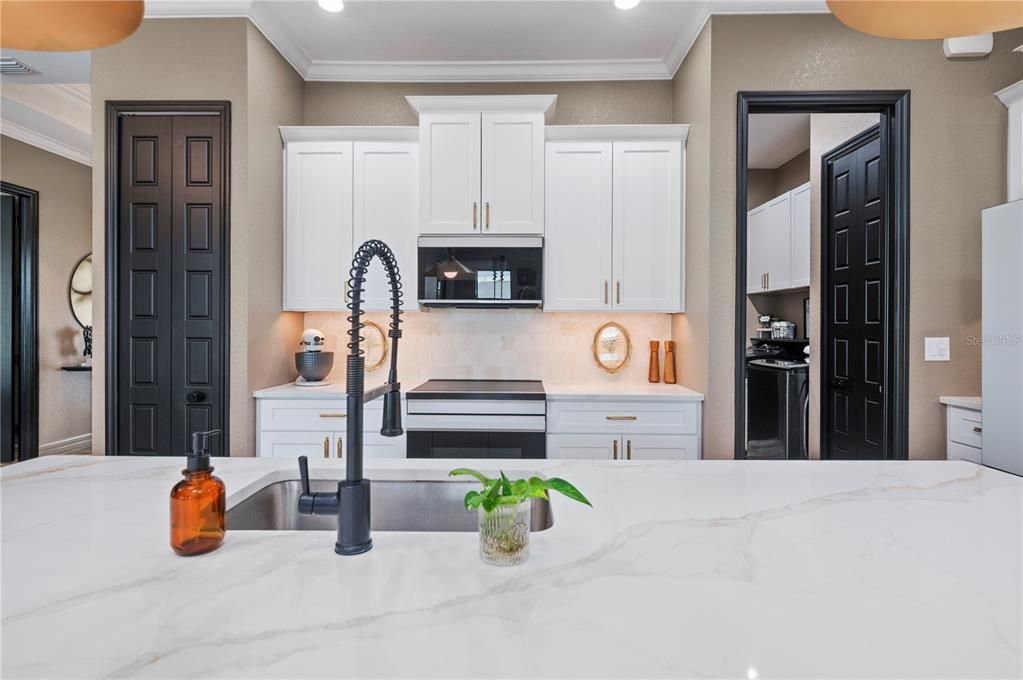 For Sale: $499,900 (3 beds, 2 baths, 1864 Square Feet)