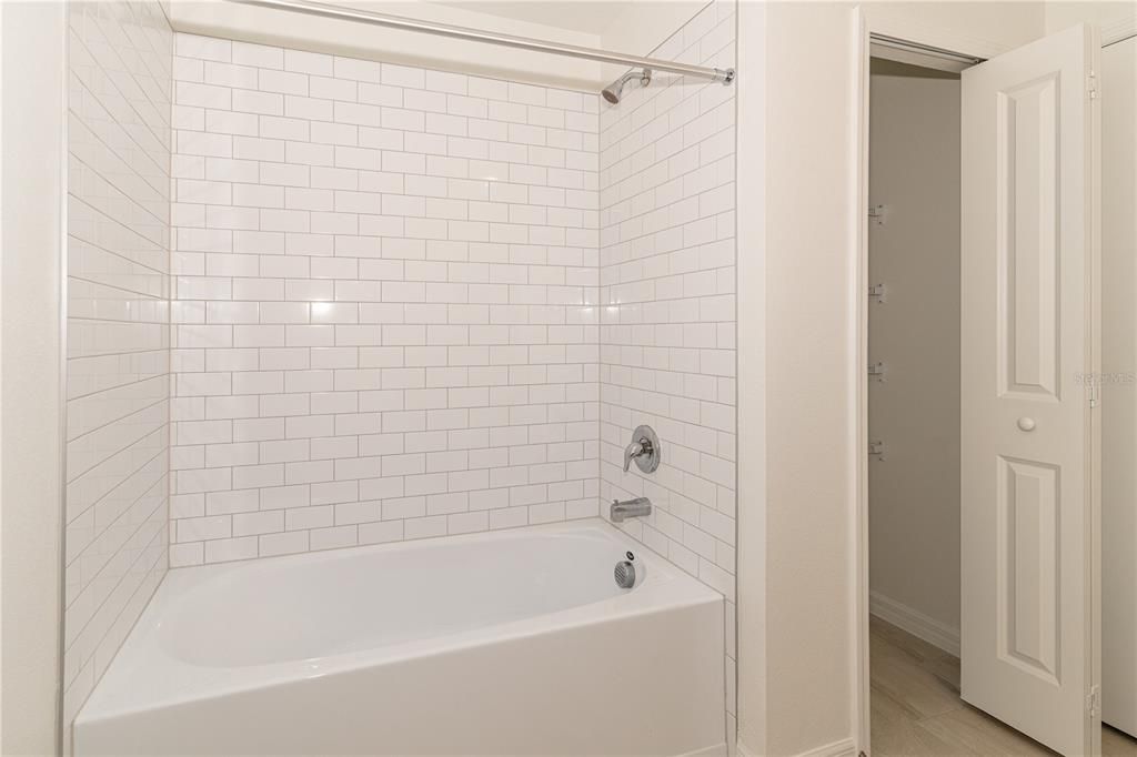 En Renta: $2,995 (4 camas, 3 baños, 2576 Pies cuadrados)