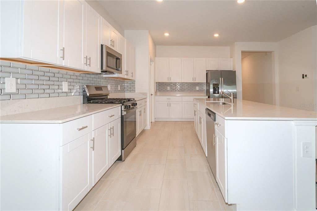En Renta: $2,995 (4 camas, 3 baños, 2576 Pies cuadrados)