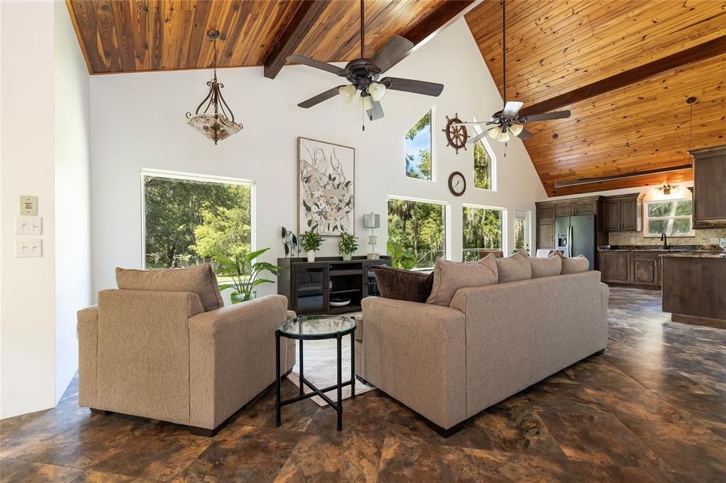 En Venta: $1,280,000 (3 camas, 4 baños, 2141 Pies cuadrados)