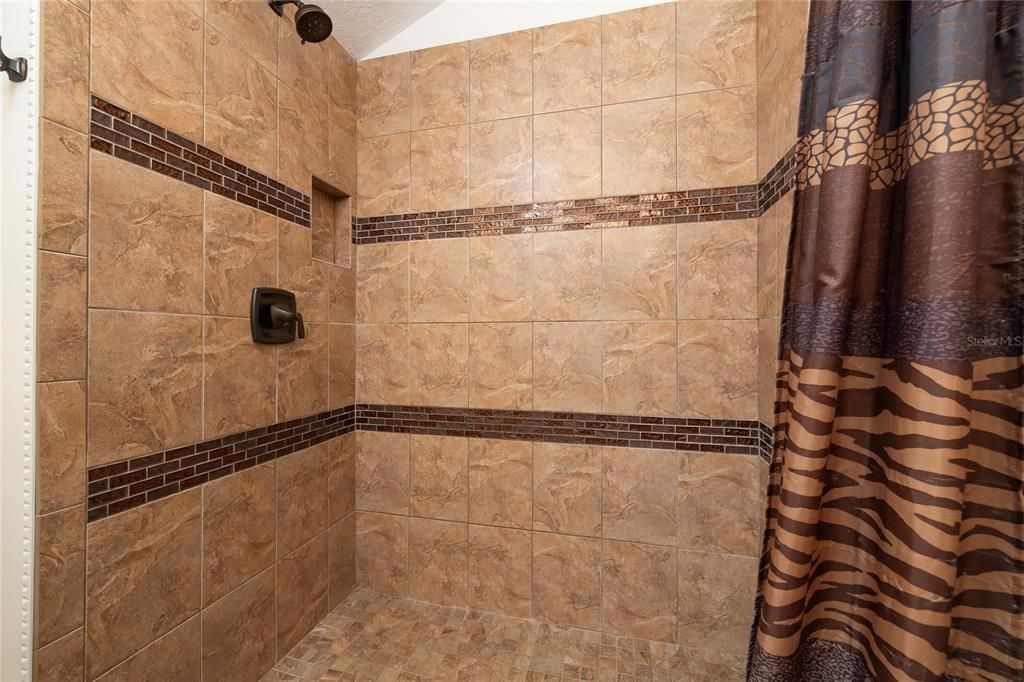 En Venta: $1,280,000 (3 camas, 4 baños, 2141 Pies cuadrados)