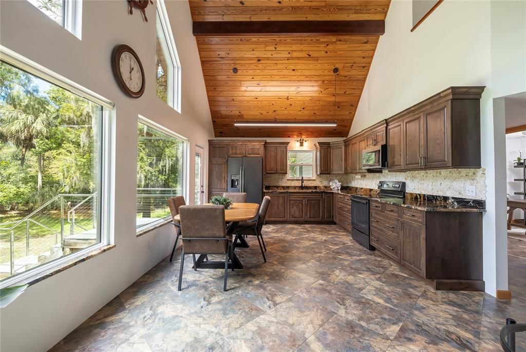 En Venta: $1,280,000 (3 camas, 4 baños, 2141 Pies cuadrados)