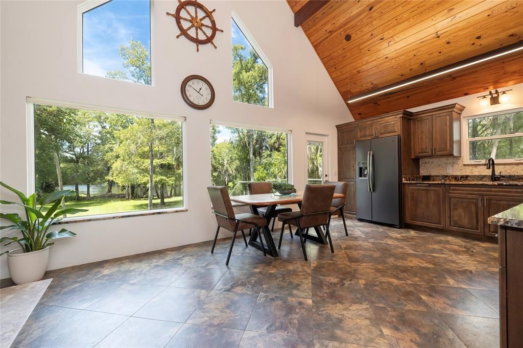 En Venta: $1,280,000 (3 camas, 4 baños, 2141 Pies cuadrados)