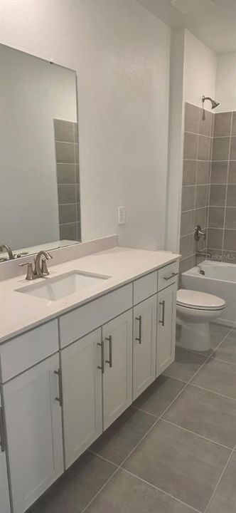 En Renta: $3,000 (4 camas, 3 baños, 2462 Pies cuadrados)