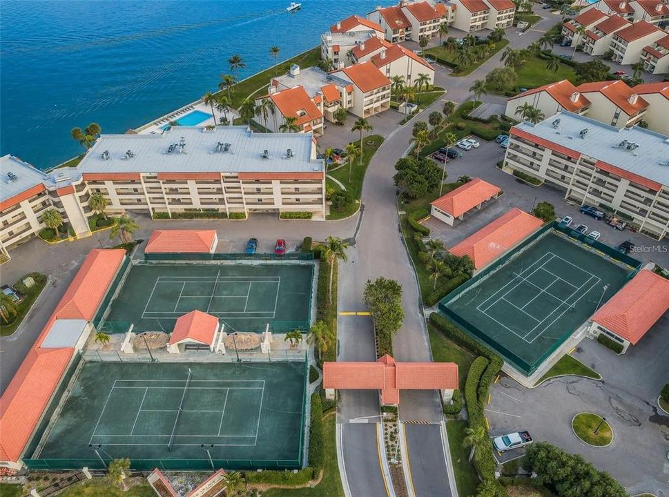 На продажу: $599,000 (2 спален, 3 ванн, 2205 Квадратных фут)