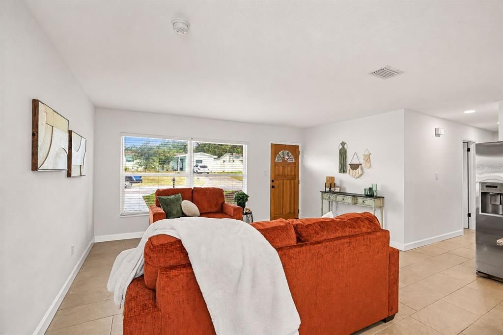 En Venta: $399,000 (3 camas, 1 baños, 975 Pies cuadrados)