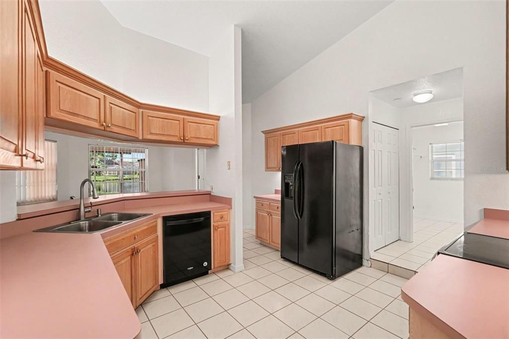 For Rent: $3,500 (3 beds, 2 baths, 2131 Square Feet)