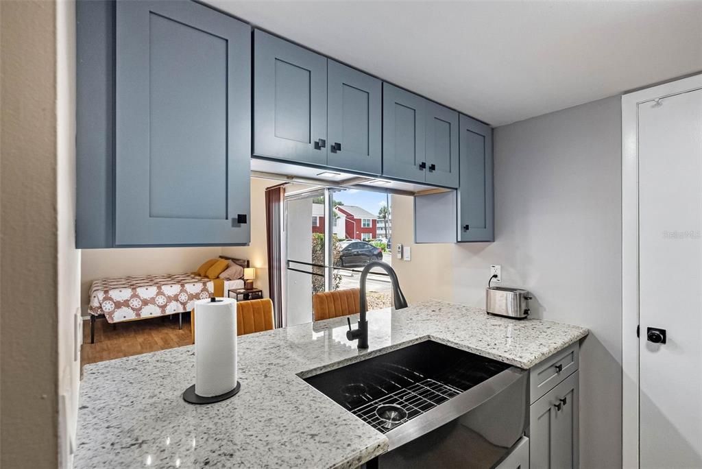 For Rent: $1,495 (1 beds, 1 baths, 415 Square Feet)