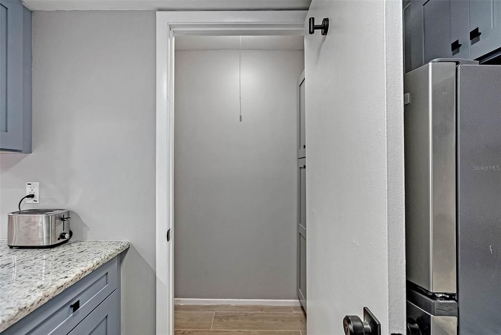 For Rent: $1,495 (1 beds, 1 baths, 415 Square Feet)