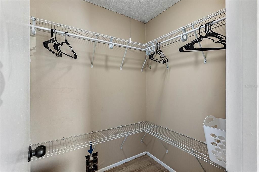 For Rent: $1,495 (1 beds, 1 baths, 415 Square Feet)