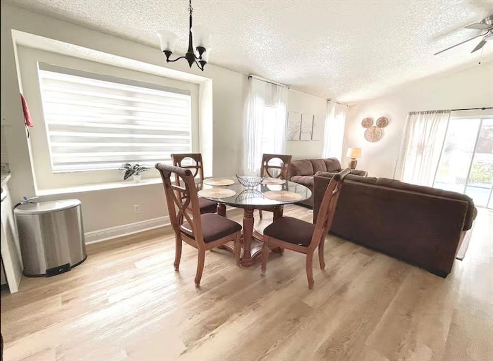 For Sale: $405,999 (4 beds, 2 baths, 1921 Square Feet)