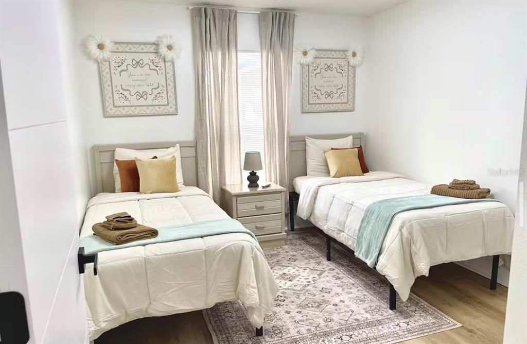 For Sale: $405,999 (4 beds, 2 baths, 1921 Square Feet)