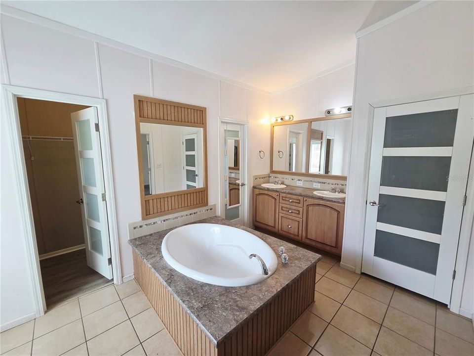 В аренду: $2,600 (4 спален, 2 ванн, 2432 Квадратных фут)