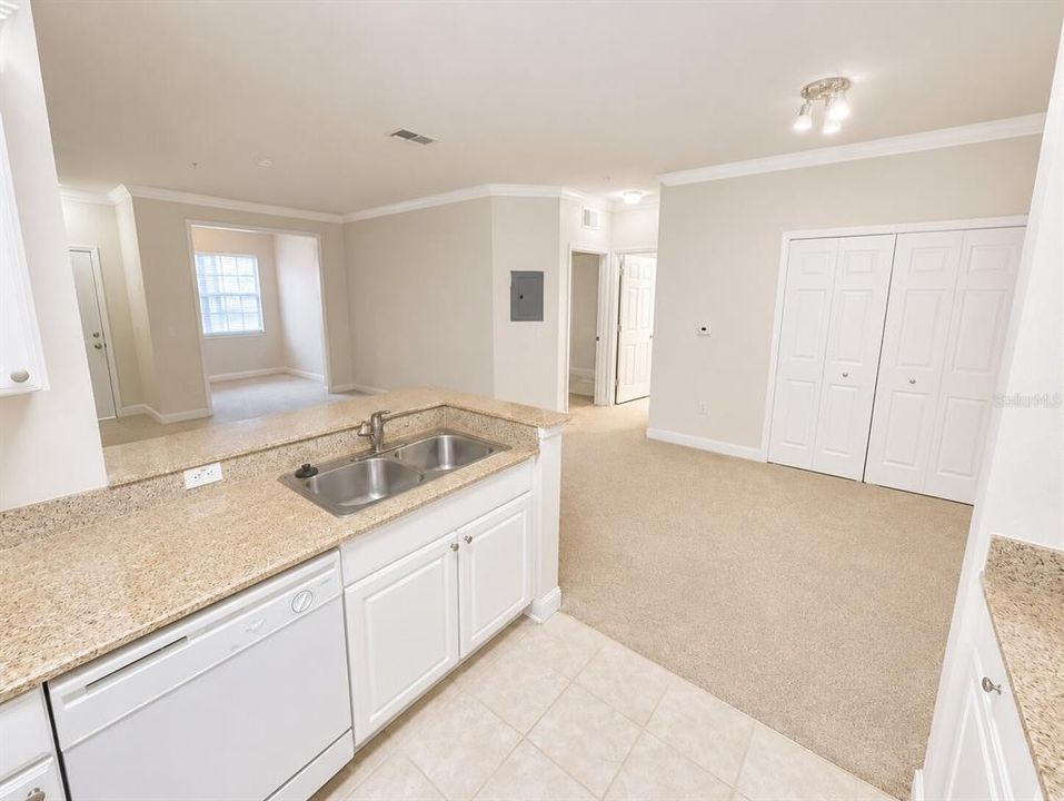For Rent: $1,695 (1 beds, 1 baths, 838 Square Feet)