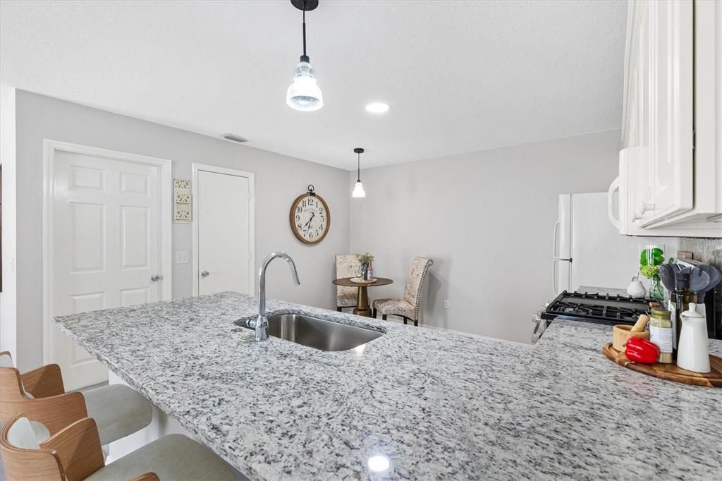 For Rent: $2,100 (2 beds, 2 baths, 1156 Square Feet)