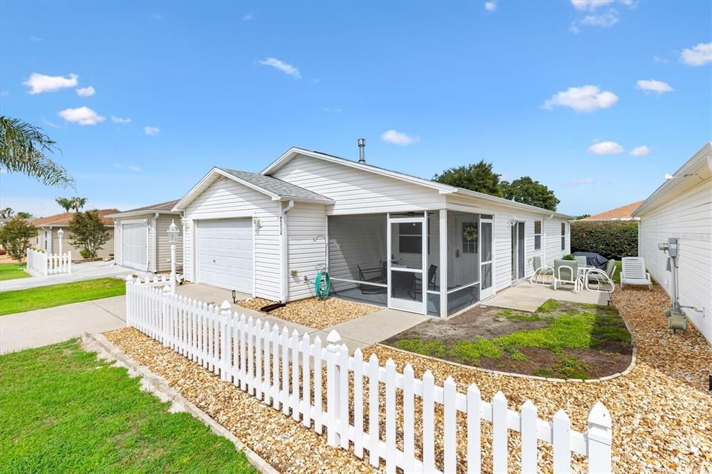 For Rent: $2,100 (2 beds, 2 baths, 1156 Square Feet)