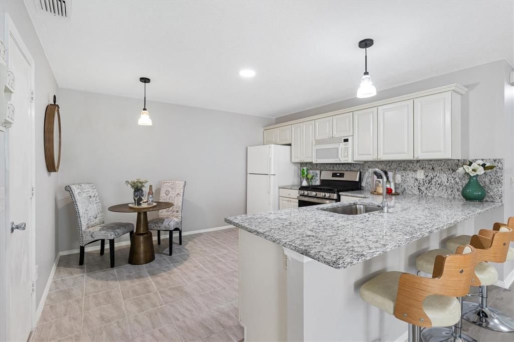 For Rent: $2,100 (2 beds, 2 baths, 1156 Square Feet)